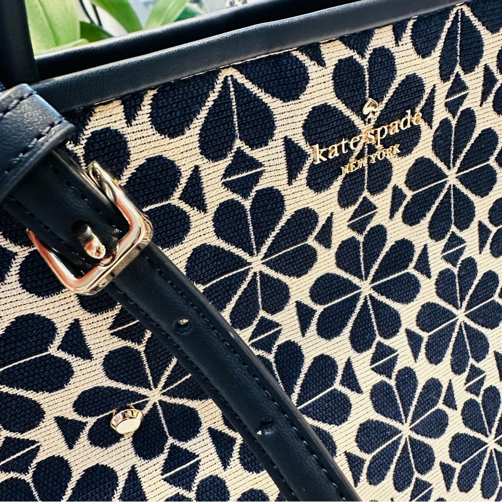 Kate Spade Navy Flower Jacquard  Medium Tote Bag used very gently - Picture 5 of 13